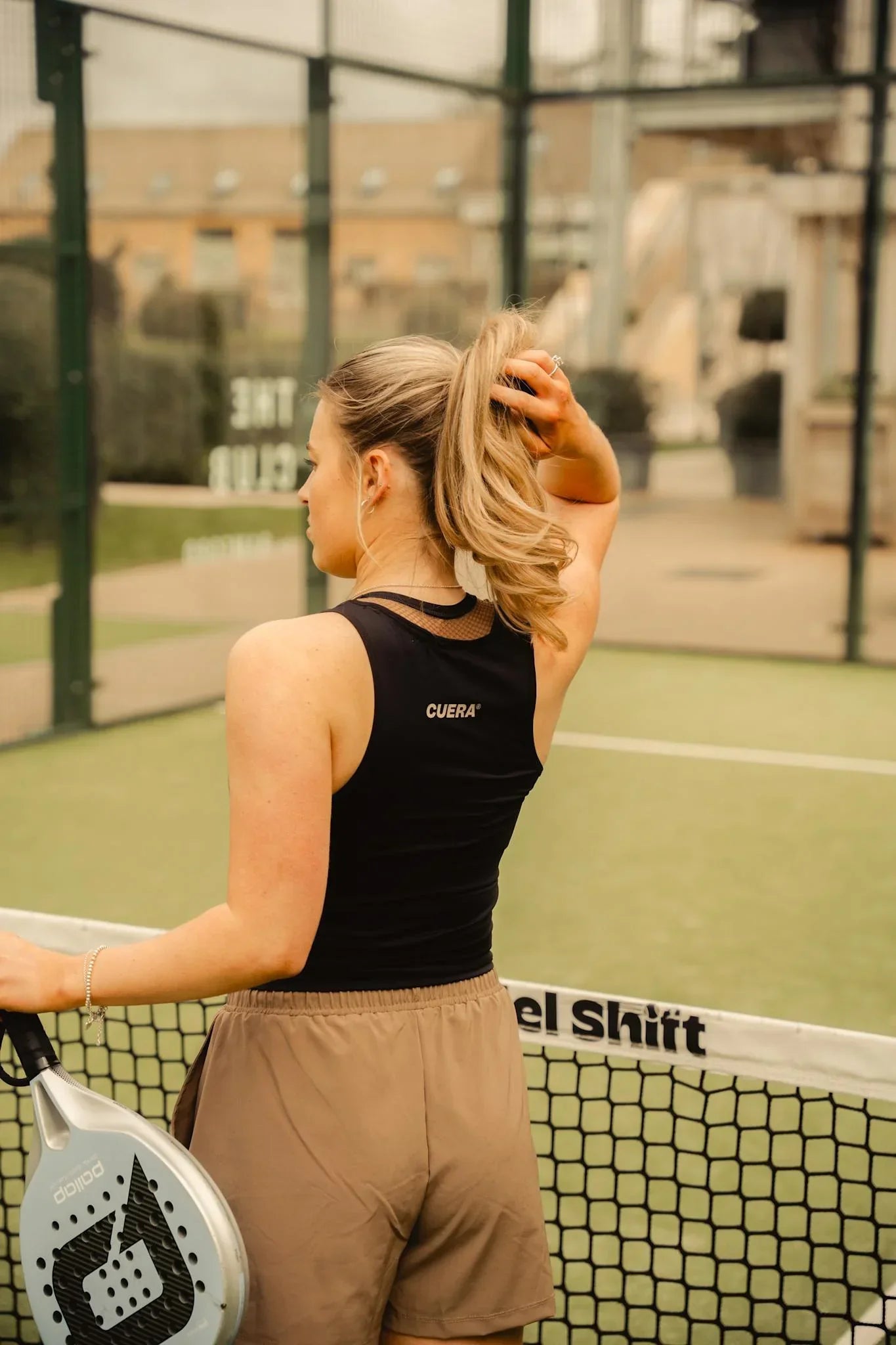 Cuera Oncourt Cropped Tank Top (Black)